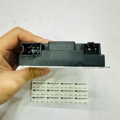 Module hoặc hộp điều khiển bơm xăng (Fuel Pump Control Unit) Mercedes C Class C180, C200, C300 (W205), E Class E200 E300 (W213), S Class S300 S350 (W222) đời 2014 - 0024. Hàng Mercedes tháo xe. Mã A0009006612, A0009003310