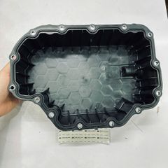 Đáy các te nhớt (Oil Pan) Mercedes S400, S450, S500 Hybrid (W222) đời 2014 - 2020. Động cơ M276. Hàng xịn Mer đặt 1 ngày đã liền gioăng và ốc xả dầu. Mã A2760105707