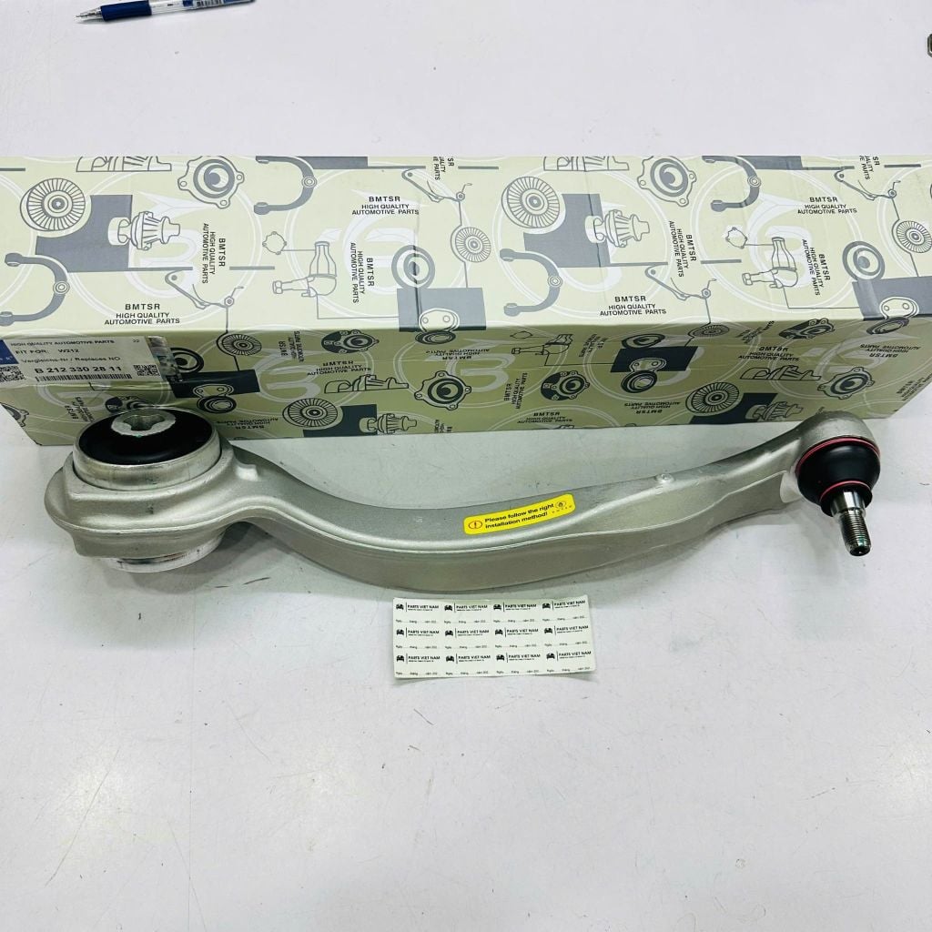 Càng cong phải (Càng A dưới phải) Mercedes E200, E250, E300 (W212), CLS350 đời 2009 - 2016. Hàng Bmtsr. Mã 2123302811, A2123302811