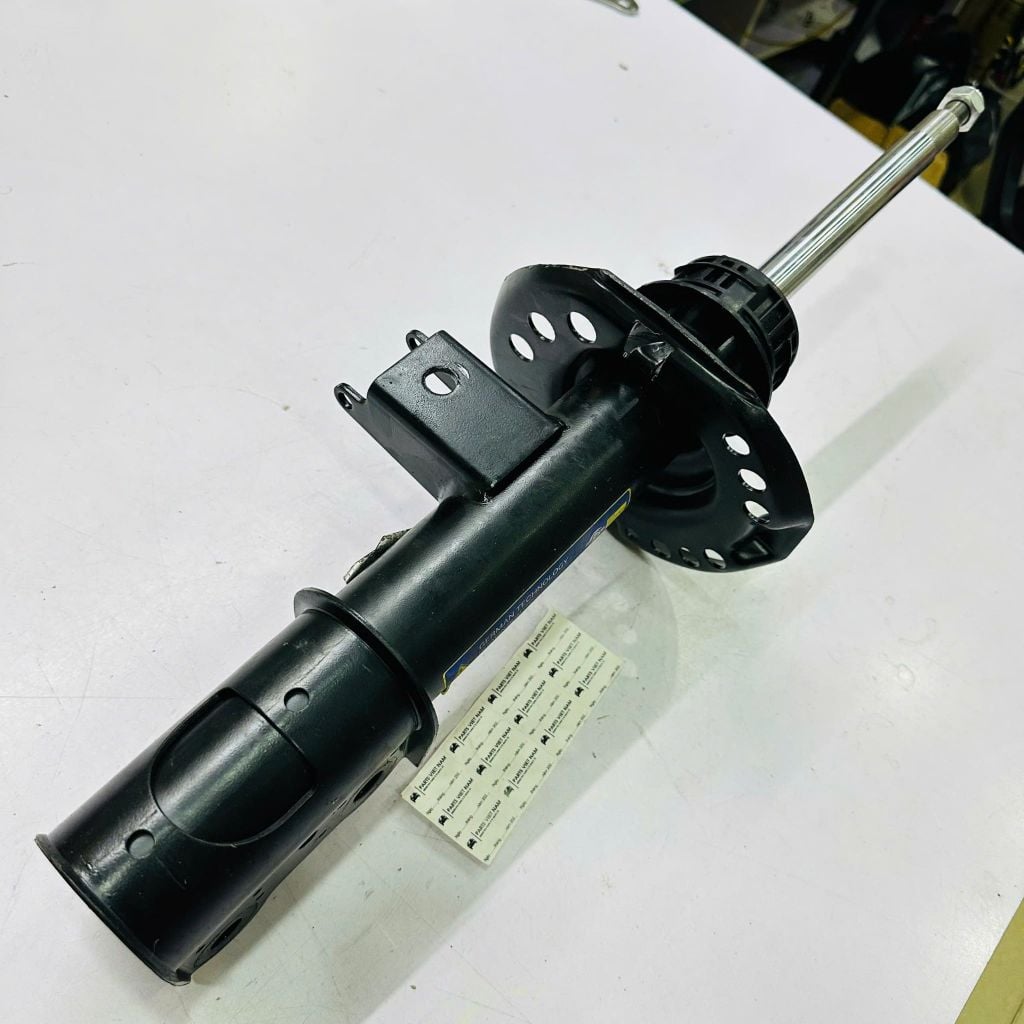 Giảm xóc trước bên phải (Front Right Shock Absorber) Mercedes A-Class (W176), B-Class (W246), CLA (C117) đời 2012 - 2019. Hàng Fey đã bị lắp gá mới 99%. Mã 2463233000, A2463233000