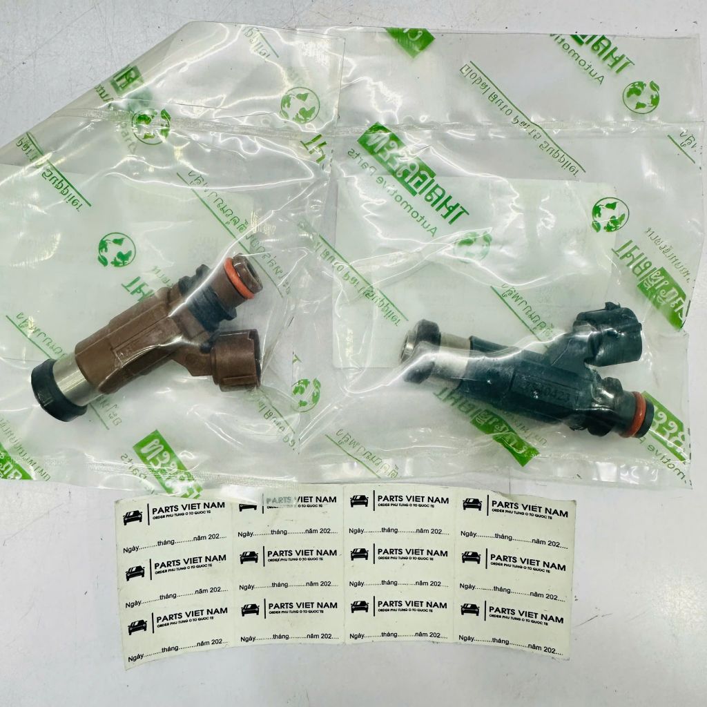 Kim phun xăng (Béc phun) Ford Laser 1.8, Mazda 626 2.0, Mazda 323, Premacy 2000 - 2005. Hàng chất lượng cao 1 xe có 2 mầu kim nâu và xanh. Mã FP33-13-250, FP3313250 ( 1 cây )