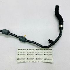 Ống hồi bình nước phụ Mercedes C200, C250, C300 (W205), GLC300 (X253) đời 2015 - 2019. Động cơ M274. Hàng xịn Mer. Mã A2055012401