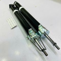 Giảm xóc sau (Phuộc nhún sau) Honda CRV 1.5L Turbo, 2.4L (RW) đời 2017 - 2022. Dùng chung Trái/Phải. Hàng Showa Japan thay 1 đôi bảo hành 12 tháng. Mã 52611-TLB-A02, 52611TLBA02  ( 1 cây )