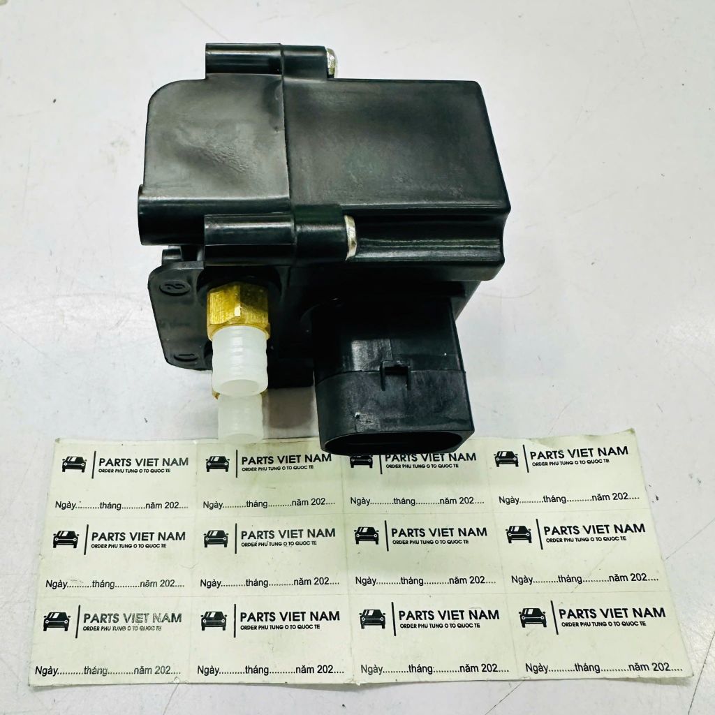 Van chia hơi bơm nâng gầm (Solenoid Valve Block) BMW 730Li, 740Li, 750Li, 760Li, (F01/F02), 5 Series GT (F07), Touring (F11) đời 2008 - 2017. Loại lỗ hơi 6mm. Hàng chất lượng cao. Mã 37206789450, 37206864215