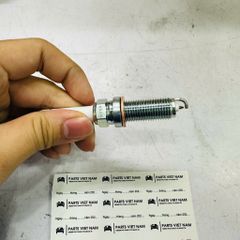 Bugi đánh lửa Mercedes C 200 250 (W205), E 200 E 300 (W213), GLC 300 (X253), CLA 200 250, GLA 200 300, G63 AMG đời 2014 - 2020. Động cơ M274, M270, M177 (V8). Mã A0001590500, 0001590500