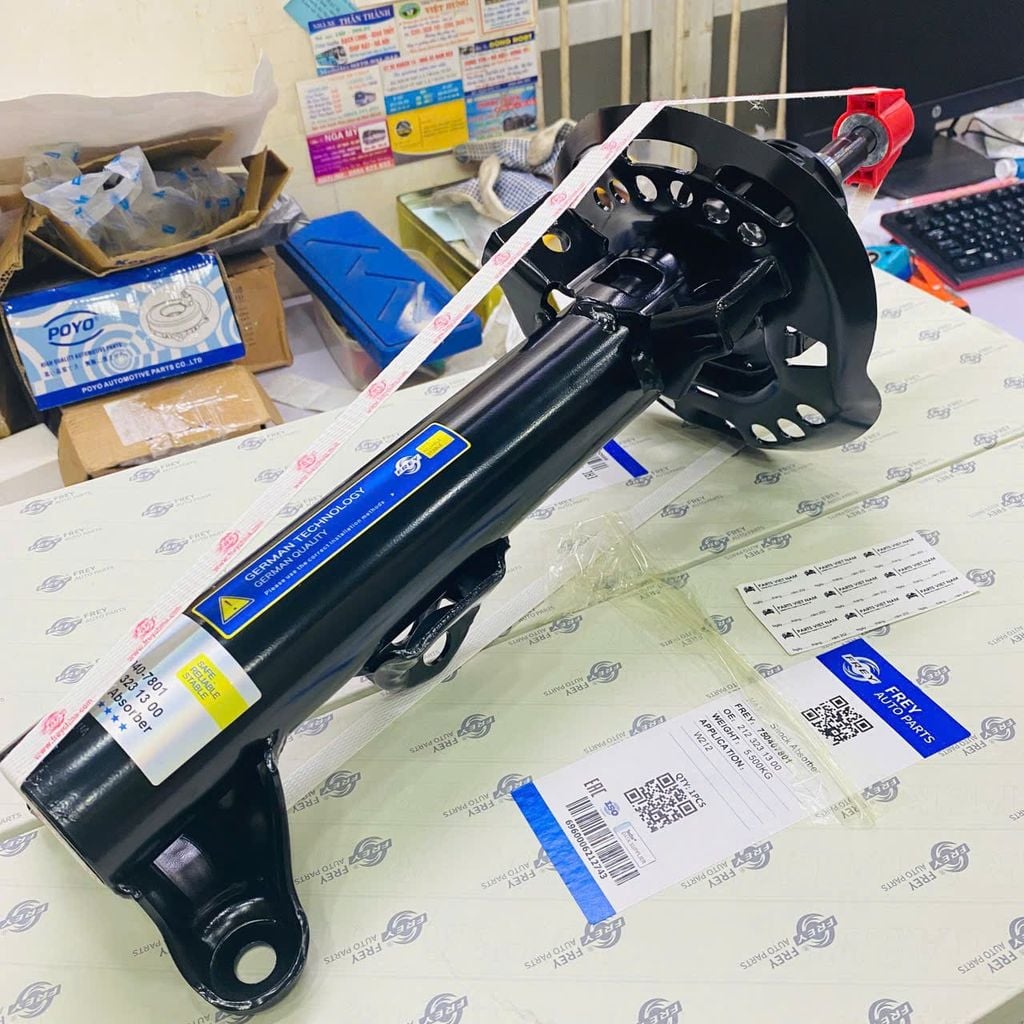 Giảm xóc hay phuộc nhún trước Mercedes W212 E200, E250, E300, E350, E400 đời 2009 - 2016. Hàng Frey thay 1 đôi bảo hành 6 tháng. Mã A2123231700, A2123234000, A2123235300, A2123236000 ( 1 cây )