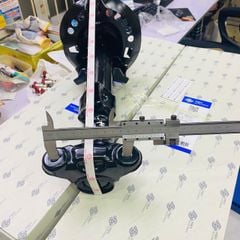 Giảm xóc hay phuộc nhún trước Mercedes W212 E200, E250, E300, E350, E400 đời 2009 - 2016. Hàng Frey thay 1 đôi bảo hành 6 tháng. Mã A2123231700, A2123234000, A2123235300, A2123236000 ( 1 cây )