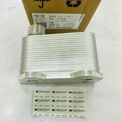 Két làm mát nhớt (Két sinh hàn) Audi A4 B9, Q5, VW Tiguan, Passat. Máy EA888 Gen 3. Hàng Faw Audi China. Mã 06K117021F, 06K117021J, 06K117021H