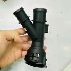 Cút nối ống nước làm mát (Co nước) Audi A3, Q2, Q3,  TT, VW Golf 7, Passat, Tiguan Touran, Sharan, Arteon đời 2013 - 2024. Hàng Faw Audi China. Mã 5Q0122291AL, 5Q0122291AF