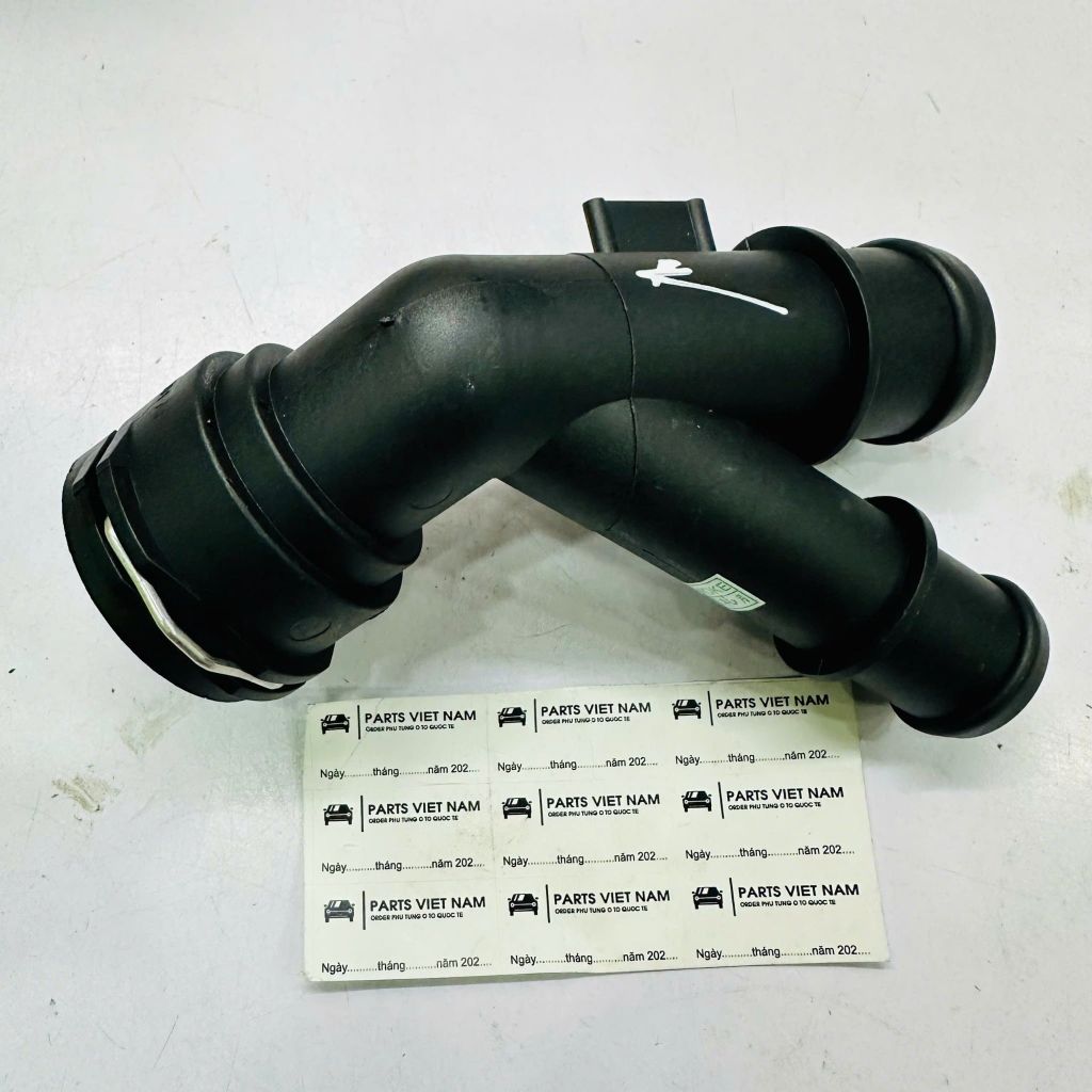 Cút nối ống nước làm mát (Co nước) Audi A3, Q2, Q3,  TT, VW Golf 7, Passat, Tiguan Touran, Sharan, Arteon đời 2013 - 2024. Hàng Faw Audi China. Mã 5Q0122291AL, 5Q0122291AF