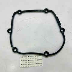 Gioăng ốp xích cam trên Audi A4, A5, A6, Q5, Q3, Q7, Volkswagen Tiguan, Passat (Máy 1.8/2.0 TFSI Gen 3) đời 2013 - 2019. Hàng Audi China. Mã 06K103483, L06G103483. Vị trí số 13