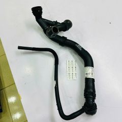 Ống dẫn nước trên két nước (Vị trí số 1) xe Audi A3 8V, Q3, TT, Volkswagen Golf MK7, Passat B8, Tiguan Allspace đời 2013 - 2020. Hàng Audi China. Mã 5Q0122101EA, L500122101EA