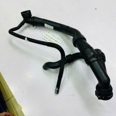 Ống dẫn nước trên két nước (Vị trí số 1) xe Audi A3 8V, Q3, TT, Volkswagen Golf MK7, Passat B8, Tiguan Allspace đời 2013 - 2020. Hàng Audi China. Mã 5Q0122101EA, L500122101EA