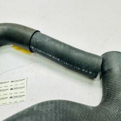 Ống nước trên két nước (Inlet Hose) Lexus GS300, GS350, GS460, GS450h đời 2005-2011. Hàng xịn Toyota đặt 8 - 10 ngày. Mã 16571-31370, 1657131370 ( 1 ống )