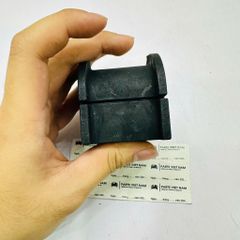 Cao su ốp thanh cân bằng trước xe Toyota Prado J120, 4Runner, FJ Cruiser, Lexus GX470 đời 2005 - 2015. Hàng chất lượng cao. Mã 48815-60180, 4881560180