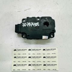 Mô tơ chia gió nóng lạnh (Actuator) xe Mercedes (X253) GLC200, GLC250, GLC300, (W205) C180, C200, C250, C300, (W213) E200, E250, E300 đời 2015 - 2020. Hàng xịn tháo xe đặt 8 - 10 ngày. Mã ZBAT0069D00, T43758B