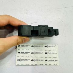 Mô tơ chia gió (Actuator) xe Mercedes (X253) GLC200, GLC250, GLC300, (W205) C180, C200, C250, C300, (W213) E200, E250, E300 đời 2015 - 2020. Hàng xịn tháo xe đặt 8 - 10 ngày. Mã ZBAT0088D00, K11119A01