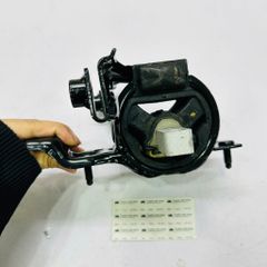 Chân đỡ hộp số (Left Transmission Mount) bên trái xe Volkswagen Polo Hatchback / Sedan, Vento, Skoda Rapid đời 2011 - 2022. Hàng Faw China. 6RF199555G, 6RF199555J, L6RF199555