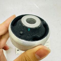 Bạc cao su càng A to ( quả sau ) xe Volkswagen Golf, Polo, Jetta, Bora, New Beetle, Audi TT, A3 đời 2003 - 2016. Hàng Faw China . Mã 1J0407181, 1J0407181A