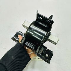 Chân đỡ hộp số (Left Transmission Mount) bên trái xe Volkswagen Polo Hatchback / Sedan, Vento, Skoda Rapid đời 2011 - 2022. Hàng Faw China. 6RF199555G, 6RF199555J, L6RF199555