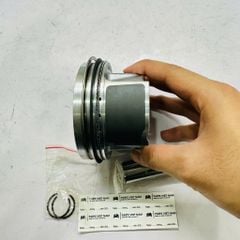 Bộ quả Piston động cơ Mercedes Benz W205/X253/W213 GLC200, GLC300, C200, C300, E200, E300 (Đời 2018+). Động cơ M264 EQ Boost. Hàng chất lượng cao Mã OE: A2640302100, 2640302100 ( 1 bộ 4 quả )