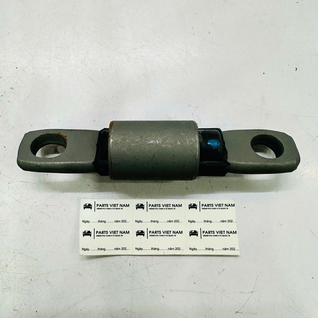 Cao su càng A quả thân càng có tai Nissan XTrail T31, T32  đời 2014 - 2020, Qashqai, Serena. Hàng chất lượng cao. Mã 54560EN002, 54560EN000