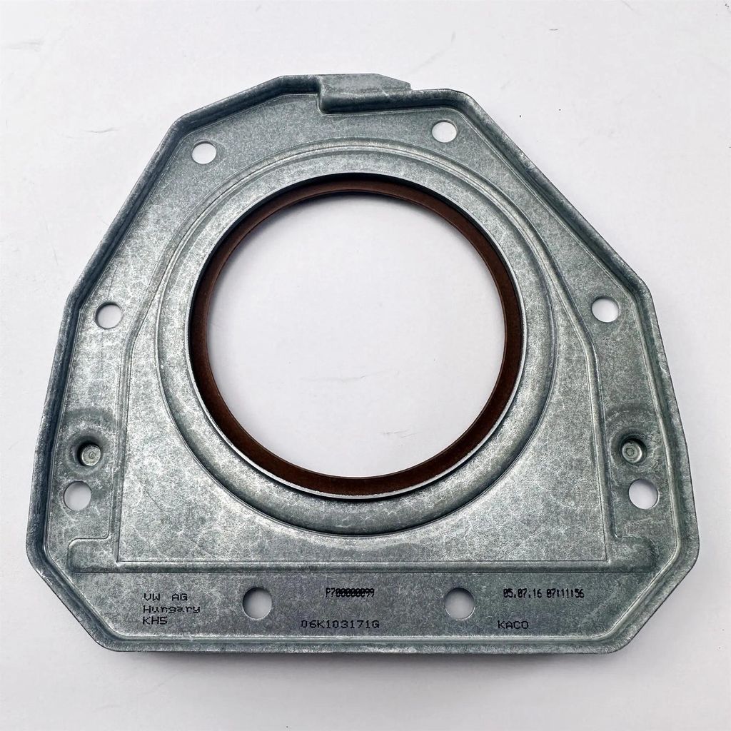 Phớt đuôi trục cơ Skoda (Octavia, Superb, Kodiaq), Volkswagen (Tiguan, Golf, Passat), Audi (A4, Q5, A3). Dùng cho động cơ EA888 Gen 1/2/3 (1.8 TSI / 2.0 TFSI). Hàng xịn. Mã OE: 06K103171G, 06K103171P, 06H103171F, 06H103171A