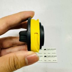 Nắp đổ dầu nhớt động cơ (Oil Filler Cap) Audi A1, A3, A4, A5, Q3, Q5, Volkswagen Tiguan, Golf MK7, Sharan, Passat,  Scirocco, Porsche Macan 2.0T đời 2013 - 2025.Động cơ EA888 Gen 3 (1.8 TSI / 2.0 TFSI). Hàng xịn. Mã OE: 06K103485C, 06K103485D