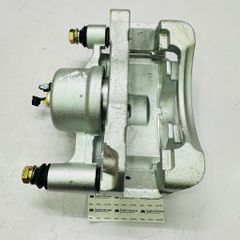 Cụm phanh đĩa trước liền gông phanh bên trái và bên phải cho xe Toyota Innova, Fortuner, Hilux đời 2004 - 2016. Hàng chất lượng cao. Mã OE: 477300K020 (Phải/RH), 477500K020 (Trái/LH) ( 1 cụm )