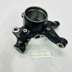 Cụm ngỗng (ngõng) moay ơ, Trụ lái trước Toyota Innova (2016-2024) và Hilux Revo (2015-2024). Hàng chất lượng cao. Mã OE vế phải: 43211KK030 (RH), vế trái: 43212KK030 (LH)