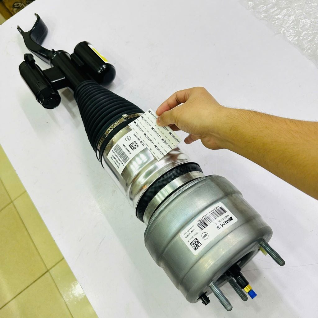 Giảm xóc hay phuộc nhún trước Mercedes W253 GLC250, GLC300, GLC350 đời 2015 - 2024. Hàng cao cấp China. A2533200438 RH, A2533200338 LH ( 1 cái )
