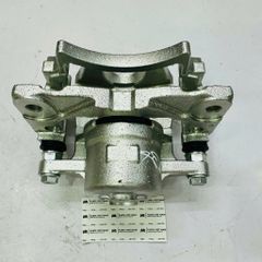 Cụm heo thắng đĩa trước, cụm phanh trước cho Toyota Vios và Yaris thế hệ 2014 - 2025, các mã khung NCP150, NSP151, NSP152. Hàng chất lượng cao. Mã 477500D210 (Bên Trái) và 477300D220 (Bên Phải) ( 1 cái )