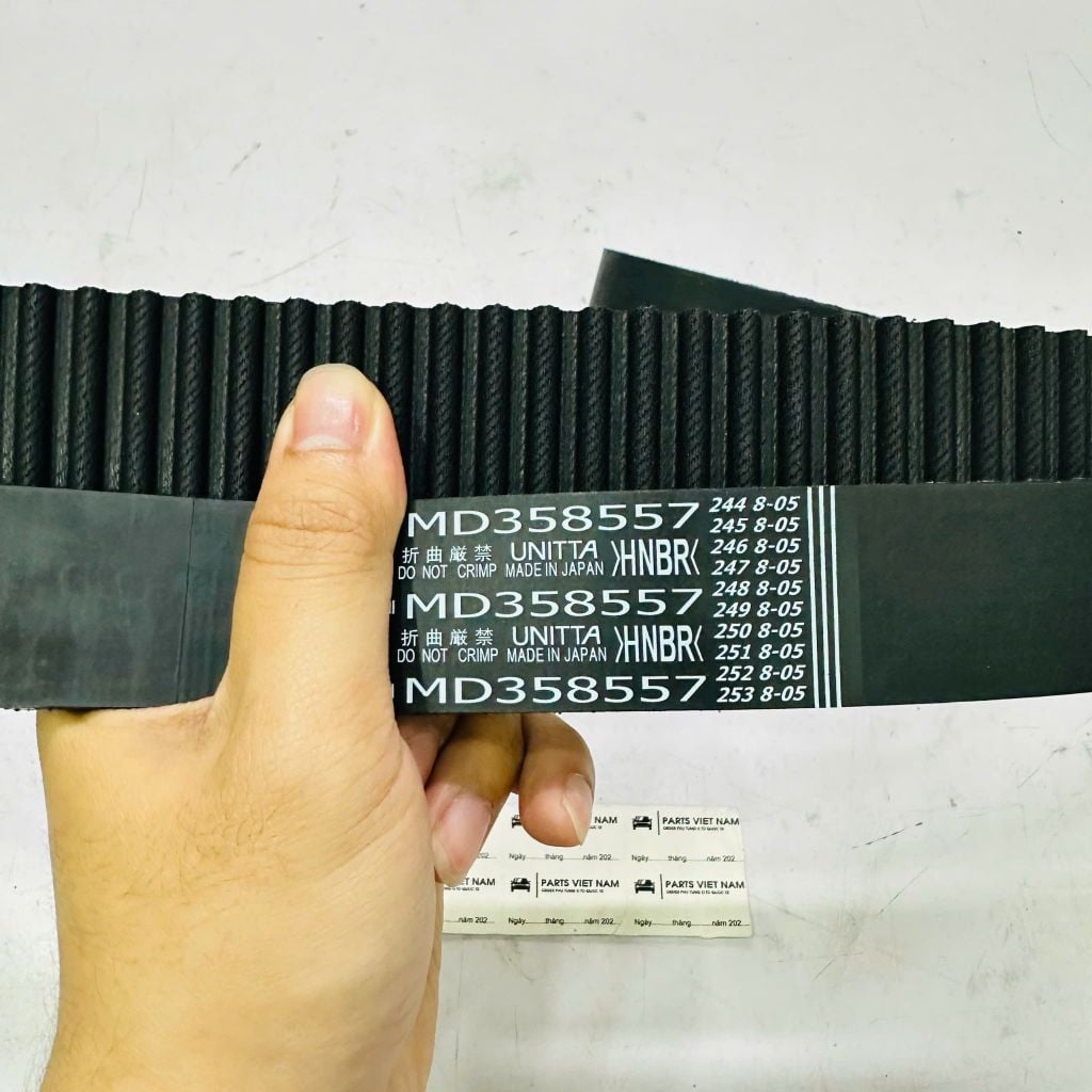 Dây (giây) curoa cam (Timing Belt) cao cấp cho Mitsubishi Pajero V73, V93 (động cơ 3.0L V6 6G72) đời 2000 - 2015. Thông số chuẩn 193 răng (193YU32). Hàng Japan. Mã OE: MZ690621, MD358557, MD376561