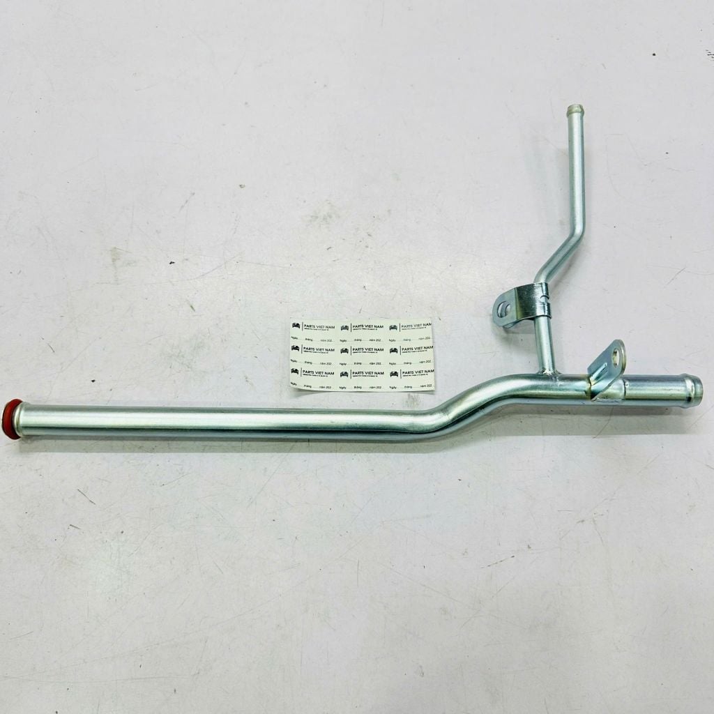 Ống sắt dẫn nước làm mát vào bơm nước Mitsubishi Pajero V73, V93 V6 3.0L (6G72) đời 2000 - 2020. Hàng chất lượng cao. Mã MD364084