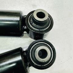 Giảm xóc sau, phuộc nhún sau hàng Showa chuẩn OEM cho Mitsubishi Outlander 2.0 / 2.4 đời 2014 - 2022. Mã 4162A429, 4162A311, 4162A034, 4162A239 ( 1 cây )