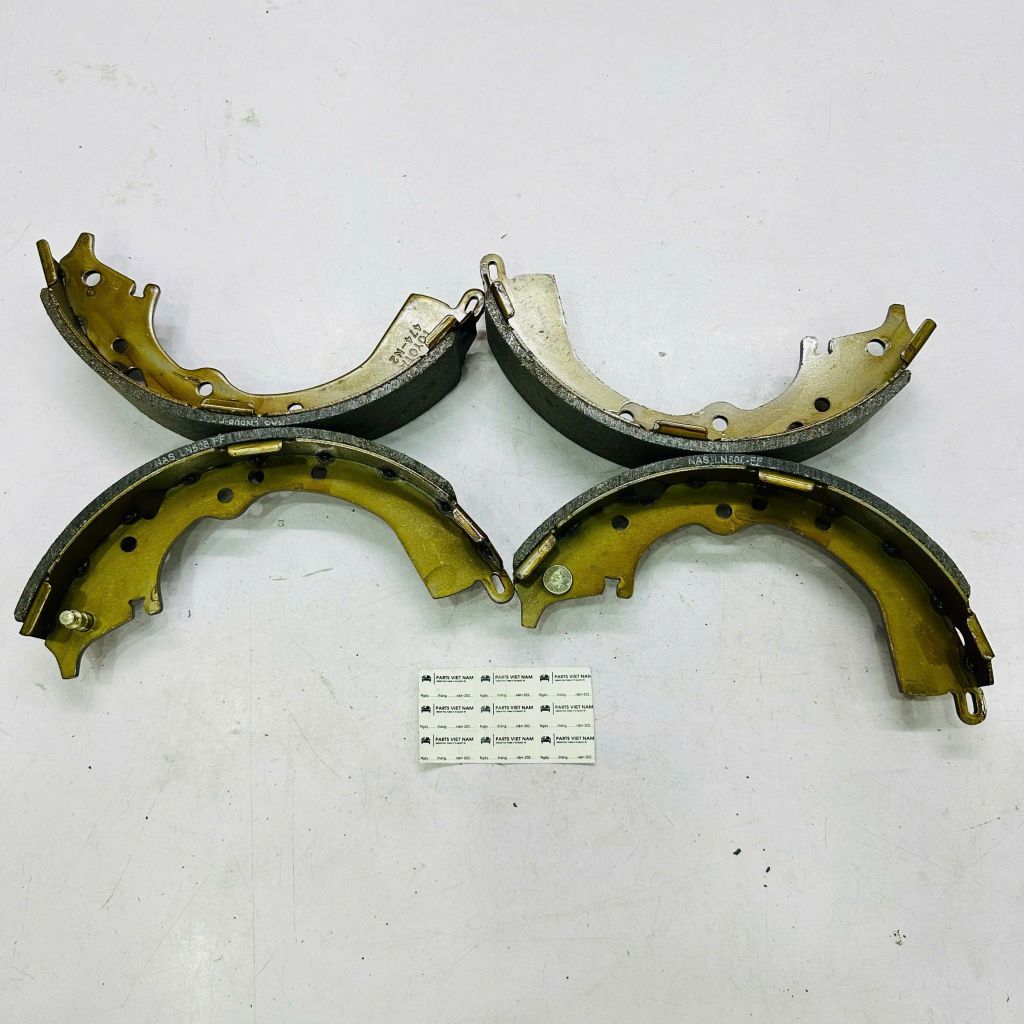 Bộ má phanh guốc sau cao cấp cho Toyota Innova đời 2006 đến 2015. Mã 044950K040, 044950K010, 04495YZZZ2 Toyota Innova đời 2006 đến 2015. Mã 044950K040, 044950K010, 04495YZZZ2