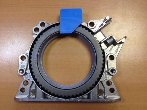 Cụm phớt đuôi trục cơ Volkswagen Tiguan, Touran, Sharan, Golf, Jetta, Scirocco, Polo, Beetle, Audi A1, A3 đời 2006 - 2018. Hàng Faw China. Mã 036103171B