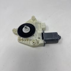 Cụm mô tơ điều khiển lên xuống kính cửa trước bên Trái Mercedes Benz W205 (C200, C250, C300), X253 (GLC200, GLC250, GLC300), W213 (E200, E250, E300) đời 2015 - 2020. Hàng tháo xe Châu Âu đặt 8 - 10 ngày Mã: A2139069901
