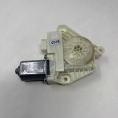 Cụm mô tơ điều khiển lên xuống kính cửa trước bên Trái Mercedes Benz W205 (C200, C250, C300), X253 (GLC200, GLC250, GLC300), W213 (E200, E250, E300) đời 2015 - 2020. Hàng tháo xe Châu Âu đặt 8 - 10 ngày Mã: A2139069901