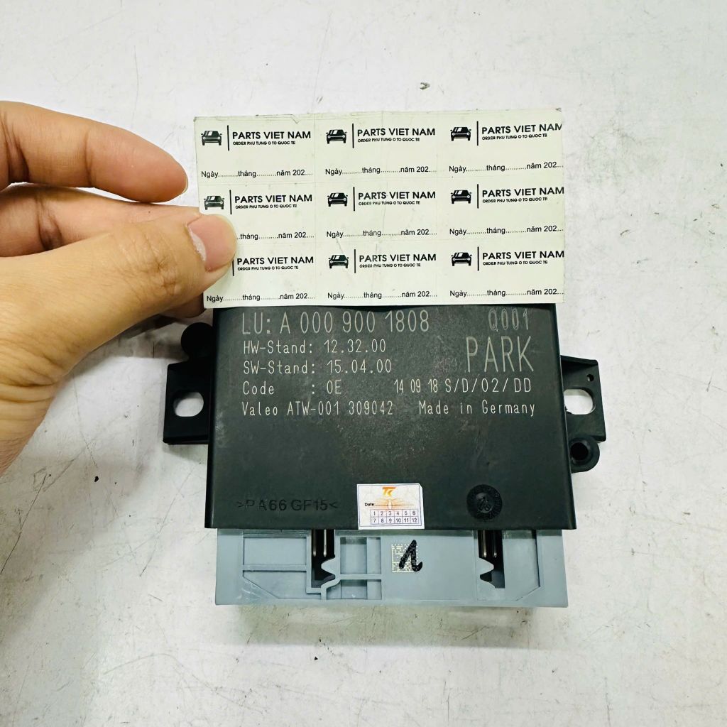 Hộp điều khiển trung tâm hệ thống cảm biến va chạm / cảm biến lùi (Parking Aid Control Unit / PTS Module) xe Mercedes-Benz C-Class W205 (C180, C200, C250, C300) đời 2014 - 2021. Hàng tháo xe đặt 10 ngày. Mã OE: A0009001808, 0009001808