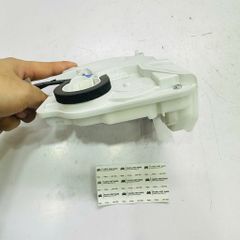 Cụm cơ cấu ổ khóa ngậm cánh cửa sau có khoá trẻ em 8 giắc điện Mazda 3 đời 2014 - 2019. Hàng cao cấp China. Mã Trái BHP2-73-310B và sau Phải BHP2-72-310B ( 1 cái )
