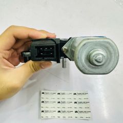 Cụm mô tơ điều khiển lên xuống kính cửa sau Mercedes W205 (C200, C250, C300), X253 (GLC200, GLC300), W213 (E200, E300) đời 2015 - 2020. Hàng tháo xe Châu Âu đặt 8 - 10 ngày Mã: Trái A2139060502 / A2059060301 và Phải A2139060602 / A2059060401 ( 1 cái )