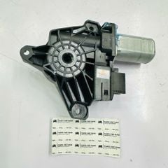 Cụm mô tơ điều khiển lên xuống kính cửa sau Mercedes W205 (C200, C250, C300), X253 (GLC200, GLC300), W213 (E200, E300) đời 2015 - 2020. Hàng tháo xe Châu Âu đặt 8 - 10 ngày Mã: Trái A2139060502 / A2059060301 và Phải A2139060602 / A2059060401 ( 1 cái )