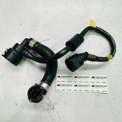 Ống nước hồi bình nước phụ, ống nước hồi két nước Mercedes-Benz động cơ 2.0L M274: C200, C250, C300 (W205), E200, E250, E300 (W213), GLC 200, GLC 250, GLC 300 (X253) đời 2016 - 2023. Hàng xịn Mer. Mã A2055015301, 2055015301