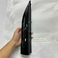 Ốp mang cá tai xe Land Rover Range Rover Evoque đời 2012 - 2019. Hàng Taiwan đặt hàng 10 ngày. Mã LR027322, LR027318 ( 1 cái )