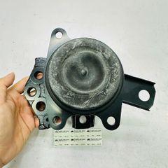 Cao su chân máy phải (Chân đầu máy) Mitsubishi Grandis động cơ 2.4L MIVEC (Mã máy 4G69) đời 2004 - 2011. Hàng chất lượng cao. Mã MR594373