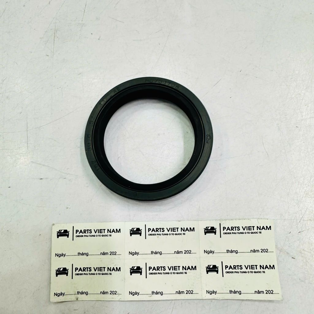 Phớt đuôi hộp số, Phớt đuôi các đăng Mitsubishi Pajero V33 thông số 39.6mm x 52mm x 10mm sử dụng động cơ V6 3.0L 6G72. Hàng Japan. Mã MD701430