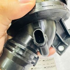 Van hằng nhiệt (Thermostat) xe BMW F30 (320i, 328i), F10 (520i, 528i), X1 (E84), X3 (F25), X4 (F26), Z4 (E89) động cơ N20 đời 2011 - 2016. Hàng Hella Đức. Mã 11538635689