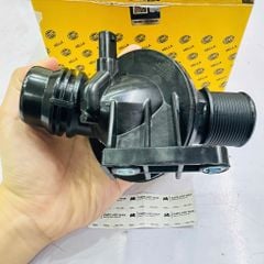 Van hằng nhiệt (Thermostat) xe BMW F30 (320i, 328i), F10 (520i, 528i), X1 (E84), X3 (F25), X4 (F26), Z4 (E89) động cơ N20 đời 2011 - 2016. Hàng Hella Đức. Mã 11538635689