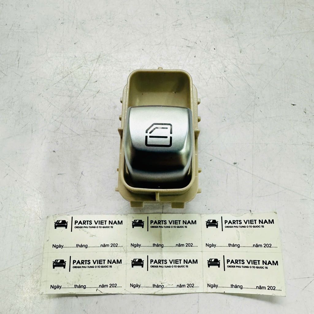 Công tắc lên xuống kính đơn trước sau Mercedes W205 C200, C250, C300, C350, W213 E200, E250, E300, W222 S300, S400 đời 2014 - 2022. Hàng cao cấp mầu vàng nắng. Mã A2229051904, A2059051513